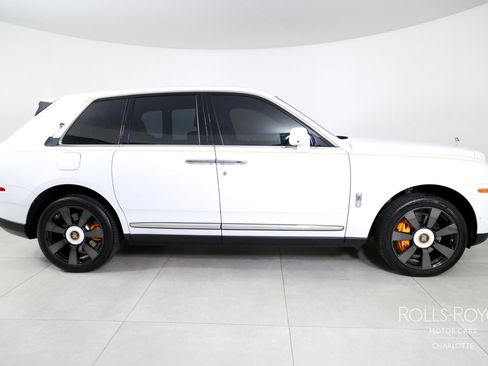 Certified 2020 Rolls-Royce Cullinan AWD/4WD image 9
