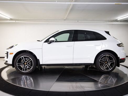 Certified 2020 Porsche Macan S AWD/4WD image 2