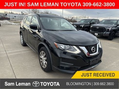 Used 2017 Nissan Rogue S image 1