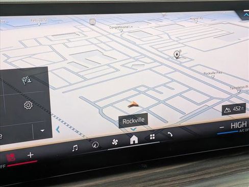 Used 2024 BMW X5 xDrive40i w/ Premium Package image 13