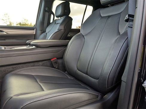 New 2025 Jeep Wagoneer Series II image 16