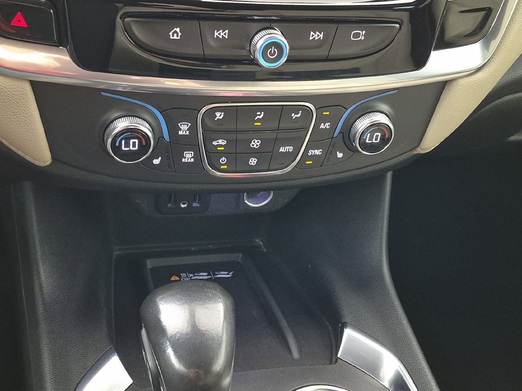 Certified 2022 Chevrolet Traverse LT FWD image 26