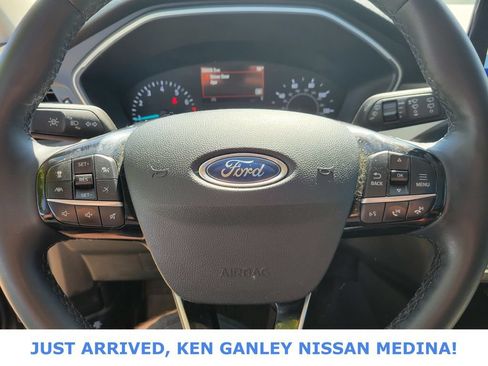 Used 2022 Ford Escape SE w/ Cold Weather Package AWD/4WD image 12