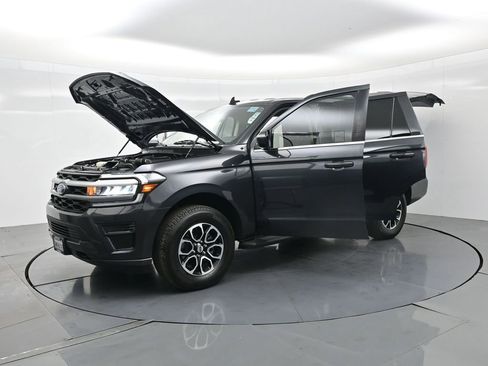 Used 2024 Ford Expedition XLT image 37