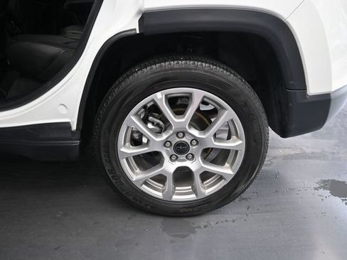 Used 2025 Jeep Compass Limited AWD/4WD image 13