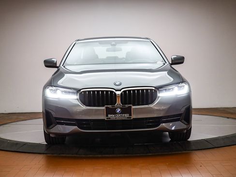 Certified 2023 BMW 530e w/ Premium Package image 2