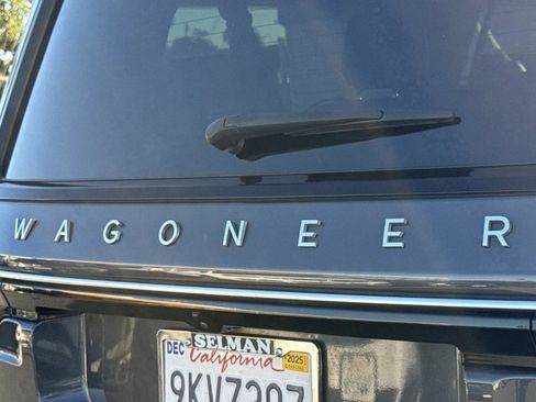 Used 2023 Jeep Wagoneer L Series III w/ Preferred Equipment Group image 26