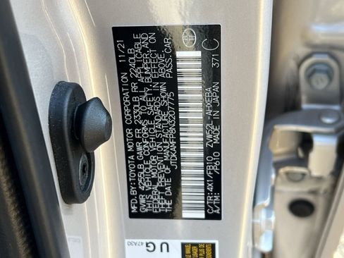 Used 2022 Toyota Prius Prime LE image 36