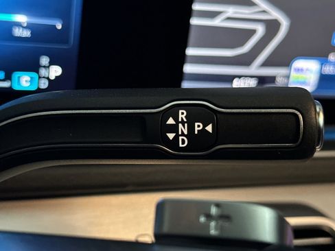 New 2025 Mercedes-Benz GLS 580 4MATIC image 13