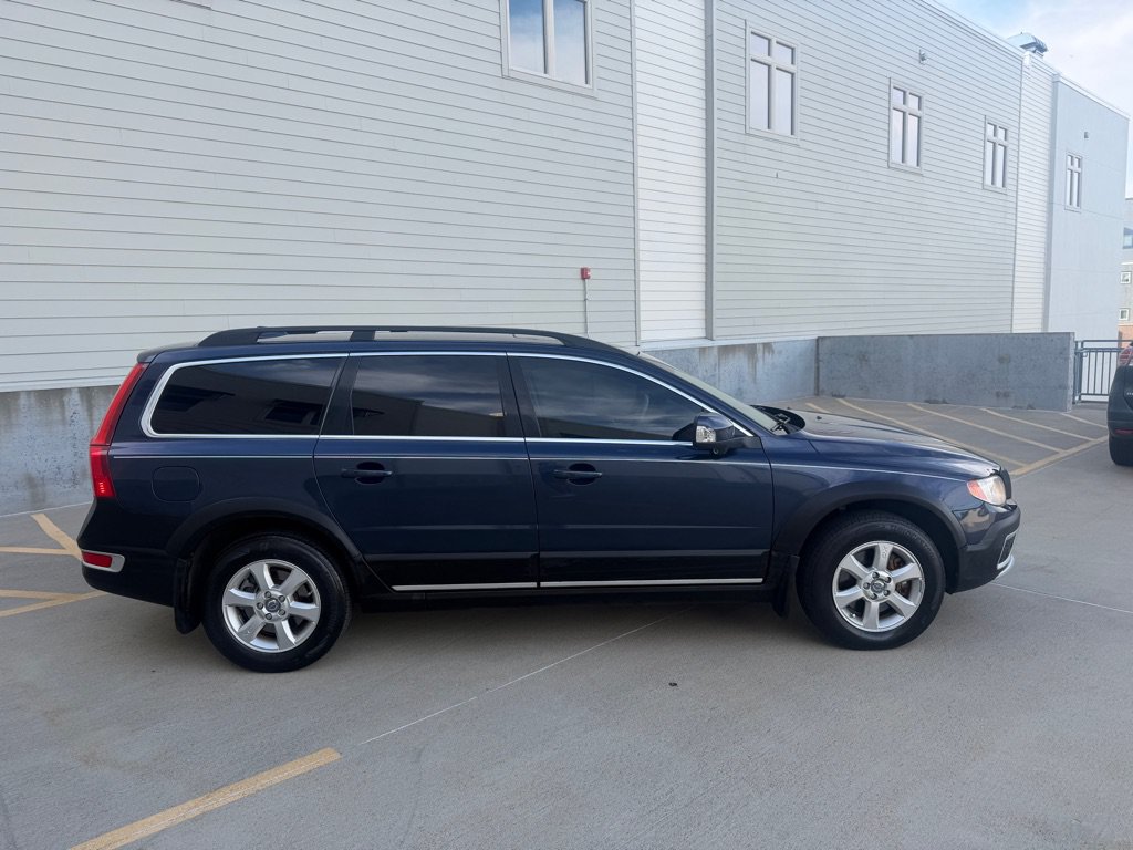 Used 2011 Volvo XC70 3.2 AWD/4WD image 2