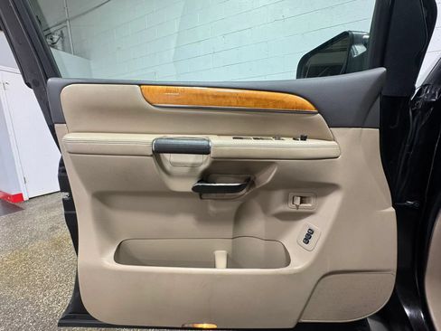 Used 2014 Nissan Armada Platinum w/ Platinum Reserve Package AWD/4WD image 10