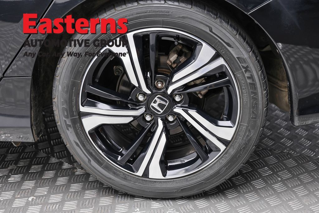 Used 2017 Honda Civic Touring image 10