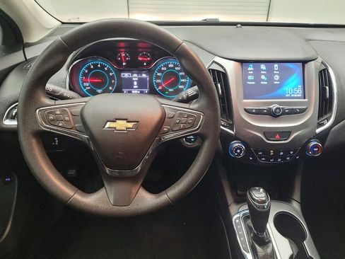 Used 2018 Chevrolet Cruze LT w/ Convenience Package FWD image 22