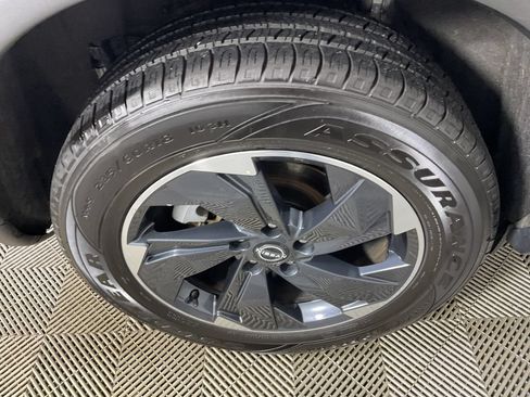 Used 2025 Nissan Rogue SV FWD image 10