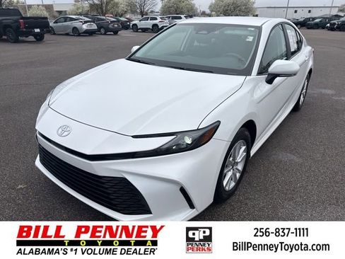 Used 2025 Toyota Camry LE image 1