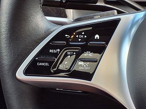 Used 2025 Mercedes-Benz GLC 300 GLC 300 image 9