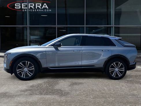 Certified 2024 Cadillac Lyriq Luxury AWD/4WD image 2
