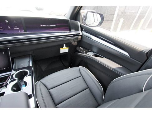 New 2026 Cadillac Escalade ESV Sport w/ Touring Package AWD/4WD image 10