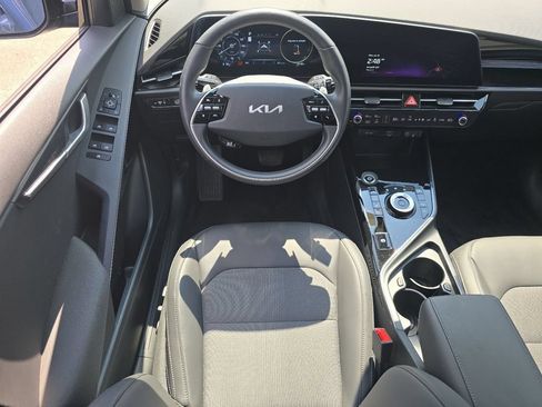 Used 2024 Kia Niro Wind w/ Wind Preserve Package FWD image 24
