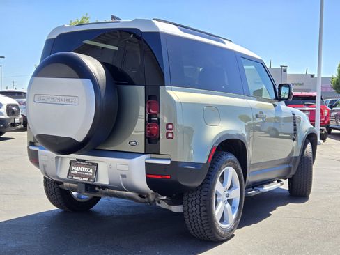 Used 2021 Land Rover Defender 90 First Edition image 4