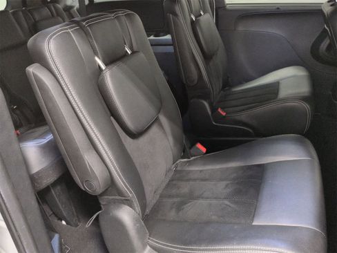 Certified 2018 Dodge Grand Caravan SXT w/ Driver Convenience Group image 21