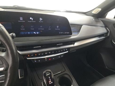 Certified 2024 Cadillac XT4 Sport image 9