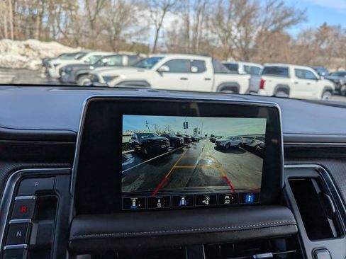 Used 2022 GMC Yukon XL SLT w/ SLT Luxury Package image 23