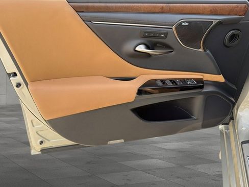Certified 2024 Lexus ES 350 Ultra Luxury w/ Accessory Package (Z2) FWD image 8