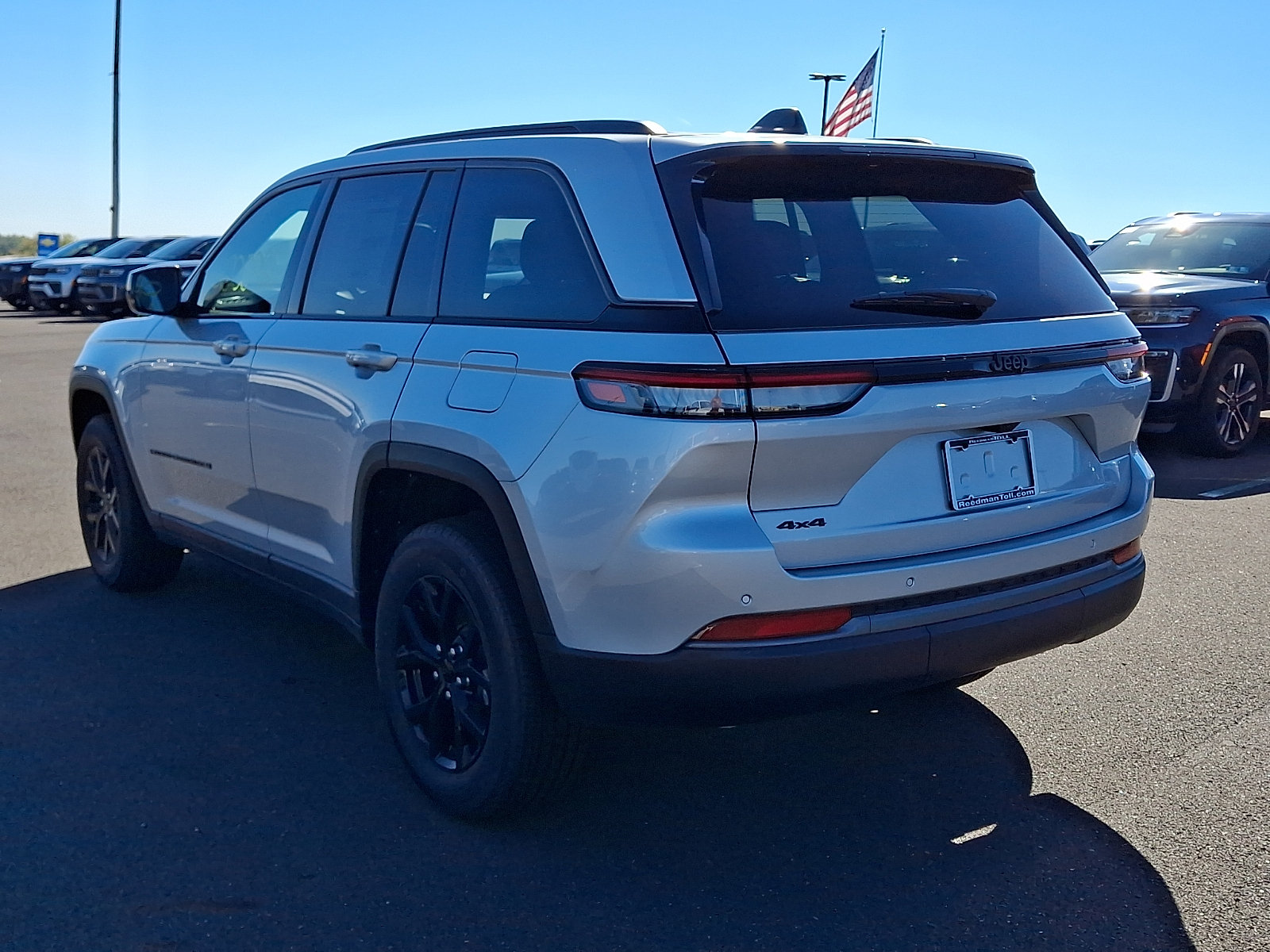 New 2026 Jeep Grand Cherokee Altitude AWD/4WD image 3