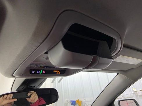 Used 2023 GMC Acadia SLT image 38