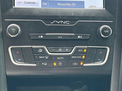 Used 2019 Ford Fusion SE w/ Equipment Group 151A FWD image 23