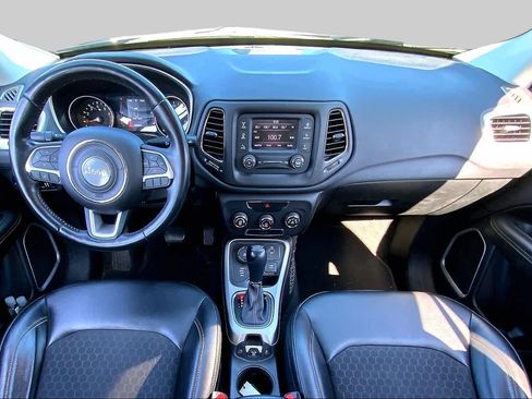 Used 2018 Jeep Compass Latitude AWD/4WD image 16