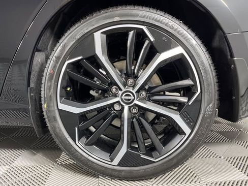 New 2025 Nissan Altima 2.5 SR image 13