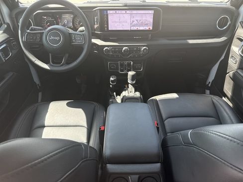 Used 2026 Jeep Gladiator Sport AWD/4WD image 25