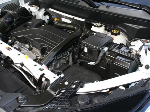 Used 2023 GMC Terrain SLT image 23