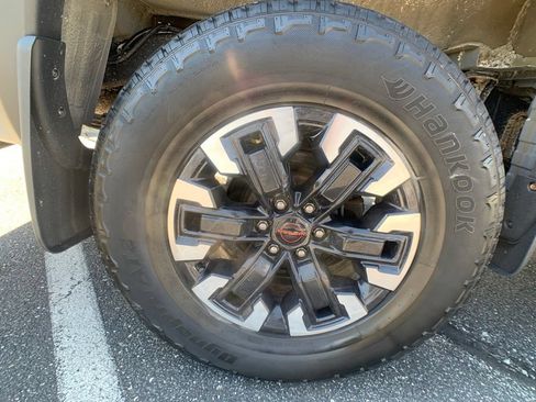 Used 2023 Nissan Frontier PRO-4X w/ Pro Convenience Package AWD/4WD image 35