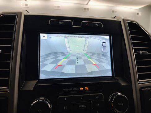 Used 2017 Ford F150 Lariat image 4