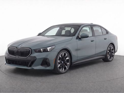 Used 2024 BMW i5 eDrive40i w/ Executive Package RWD image 7