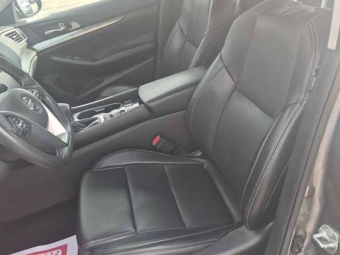 Used 2022 Nissan Maxima SV w/ Floor Mat Group FWD image 13