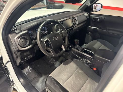 Used 2023 Toyota Tacoma TRD Off-Road AWD/4WD image 96
