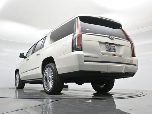 Used 2015 Cadillac Escalade ESV Platinum image 51