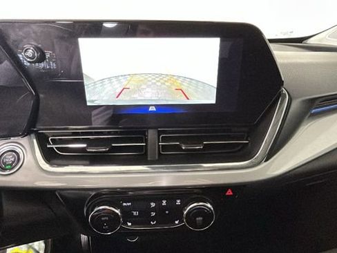 Used 2026 Chevrolet Trax LT w/ Driver Confidence Package FWD image 25