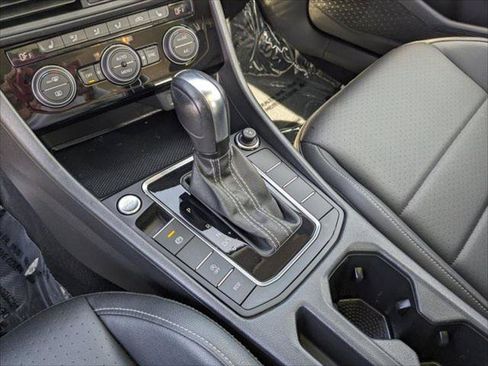 Used 2021 Volkswagen Jetta SE FWD image 18