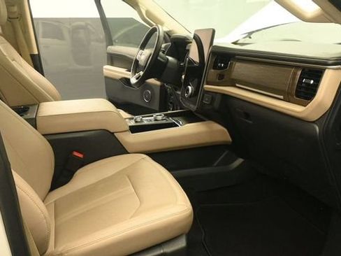 Certified 2024 Ford Expedition Limited AWD/4WD image 18
