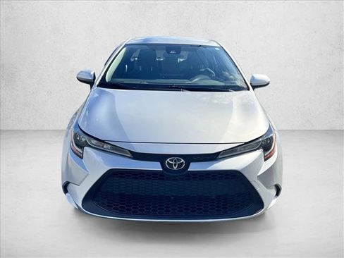 Certified 2022 Toyota Corolla LE image 2