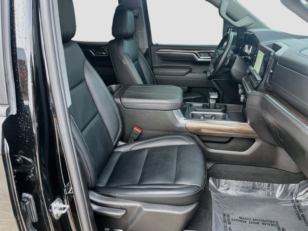 Used 2025 Chevrolet Silverado 1500 RST AWD/4WD image 30