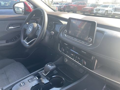 Used 2021 Nissan Rogue SV image 30