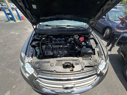 Used 2014 Ford Taurus SE FWD image 7