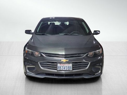 Used 2018 Chevrolet Malibu LT FWD image 2