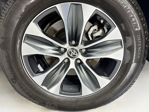 Used 2021 Toyota Highlander XLE image 34